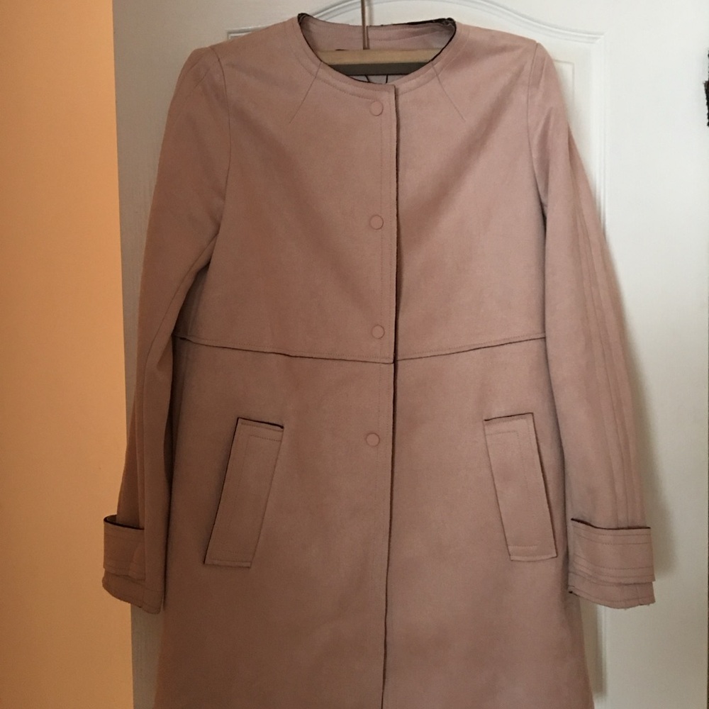 **New with tag**Zara light pink suede Trench Coat Sleek Minimalist Design